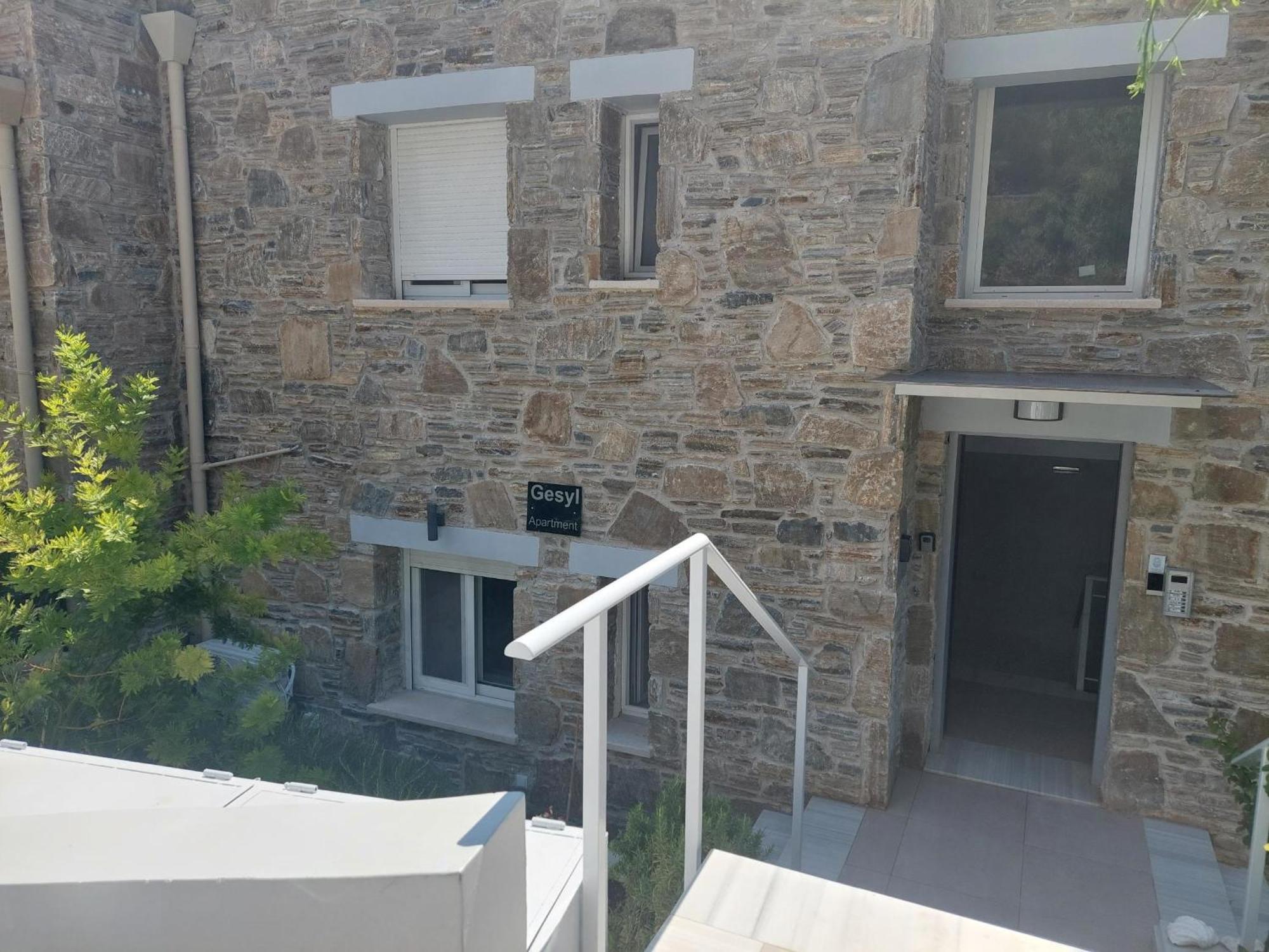Apartment Gesyl